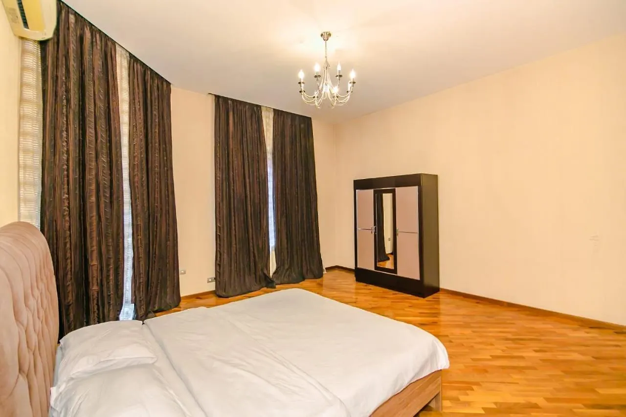 Квартира В Центре Баку Appartamento Baky